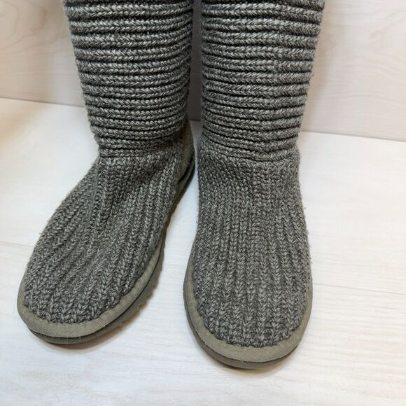 UGG Classic Cardy Women UGG Classic Cardy Tall Boots Women\'s Size 6 Gray Knit Mid Calf Round Toe Outdoor
